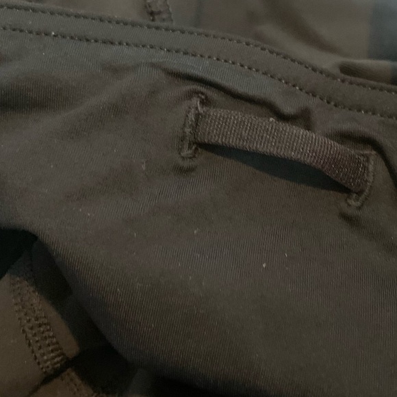 Lululemon | zip pocket 7/8 high rise legging - Picture 7 of 9